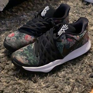Nike Zoom Kyrie Low ‘Floral’